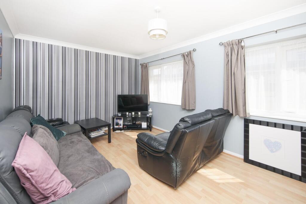 10 Severn Close-13.jpg