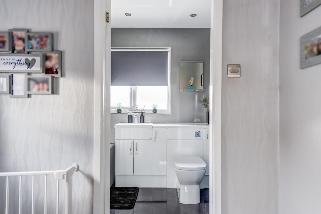 56BinsteadGrove(Interior)-21.jpg