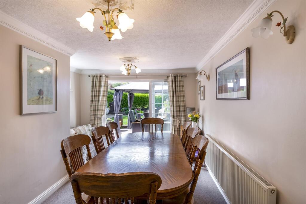 DSC_2399-Edit_dining table.JPG