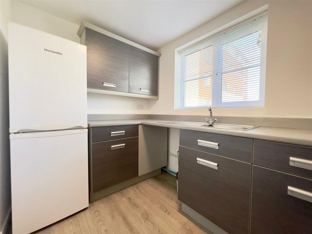 kitchen1 (2).jpg