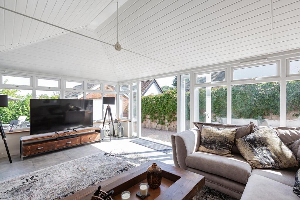 3 Merton Avenue-LR16.jpg