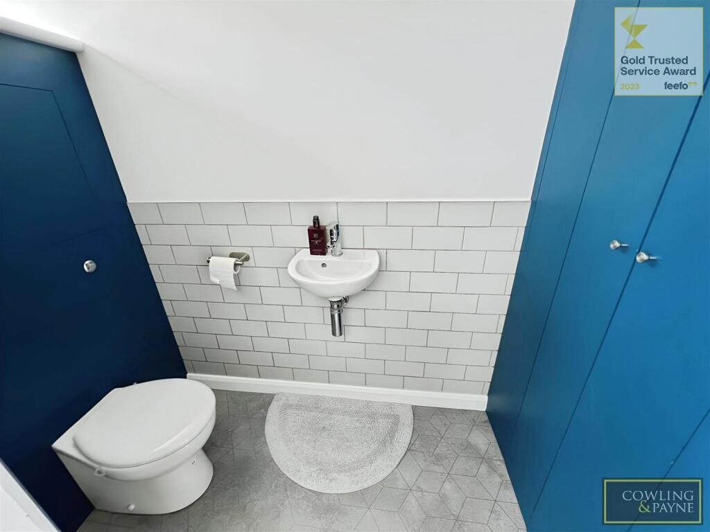 Ground Floor Cloak Room