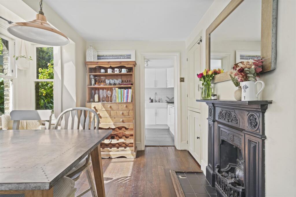 Grosvenor Park Road, E17