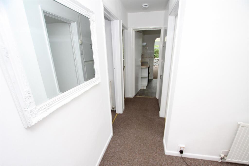 Hallway.jpg