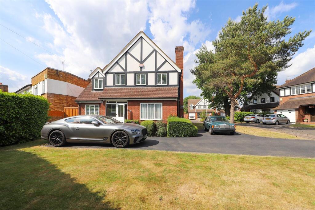 Robarts Close