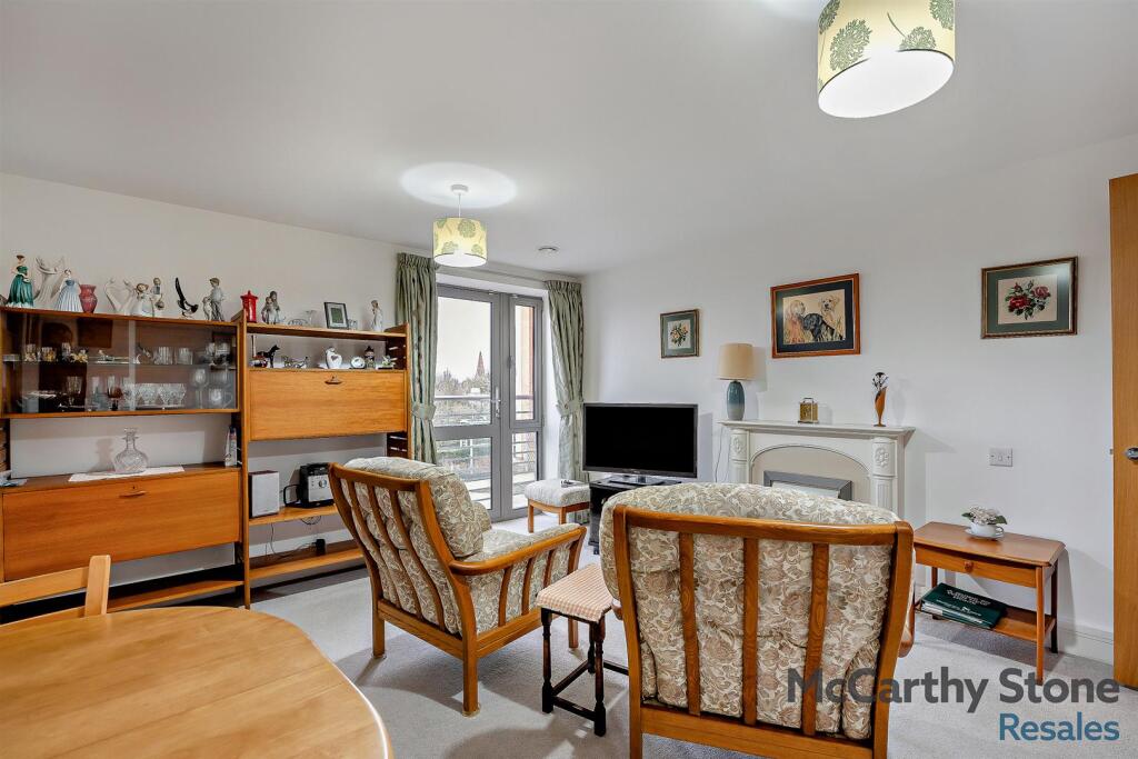 8637672-interior1-800.jpg