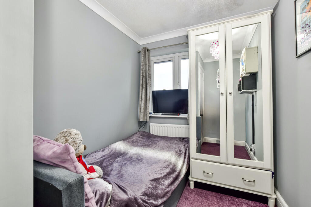 15 Alder Walk 22