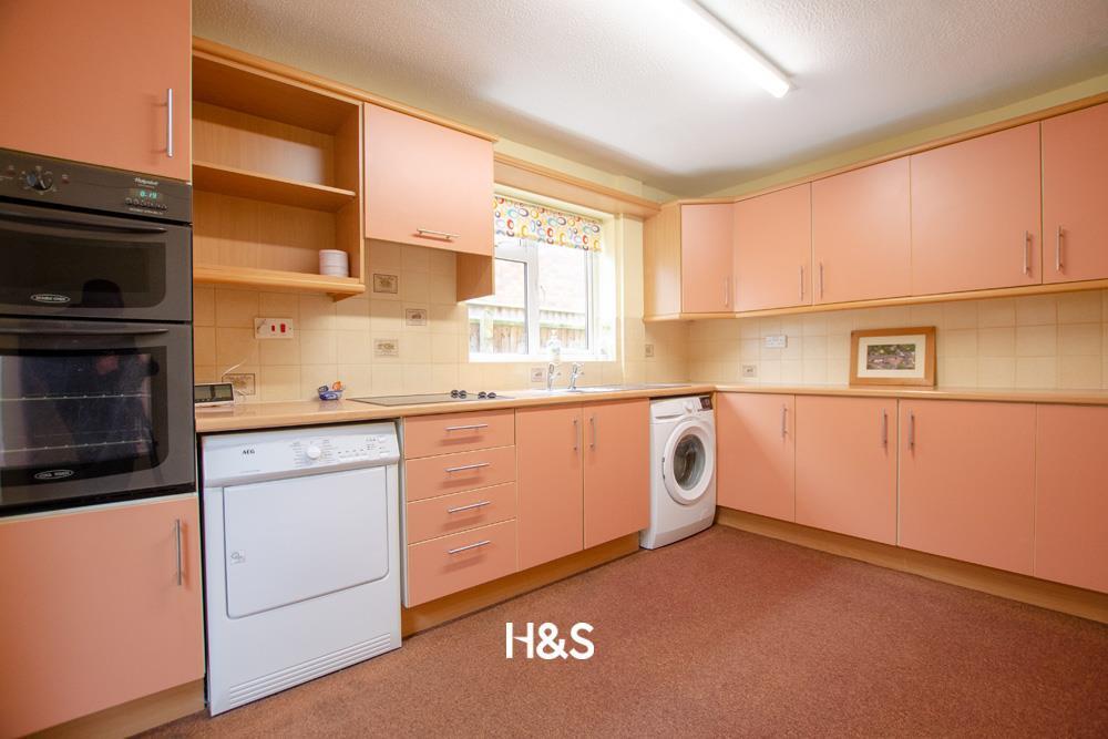 4 Falkwood - kitchen2.jpg