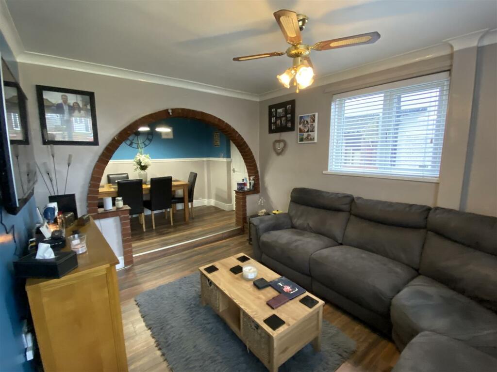 reception room: