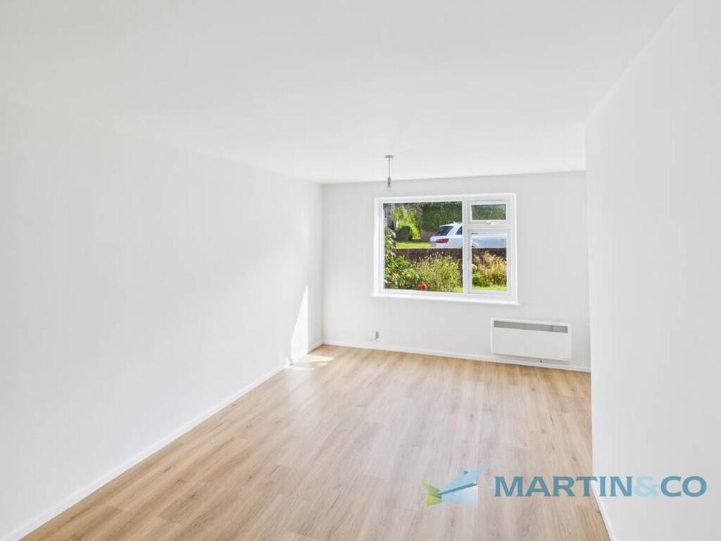 CAM02145G0-PR0075...