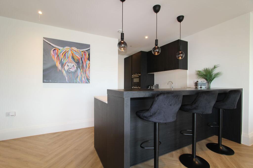 STUNNING OPEN PLAN LIVING KITCHEN