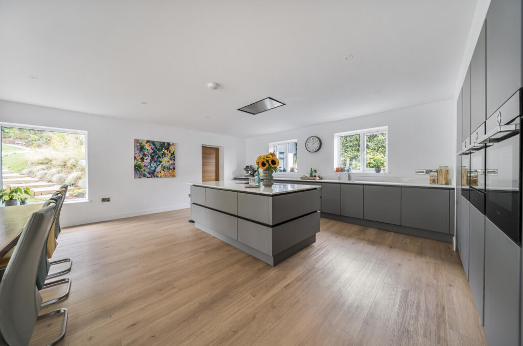 1345557-15-68b853...