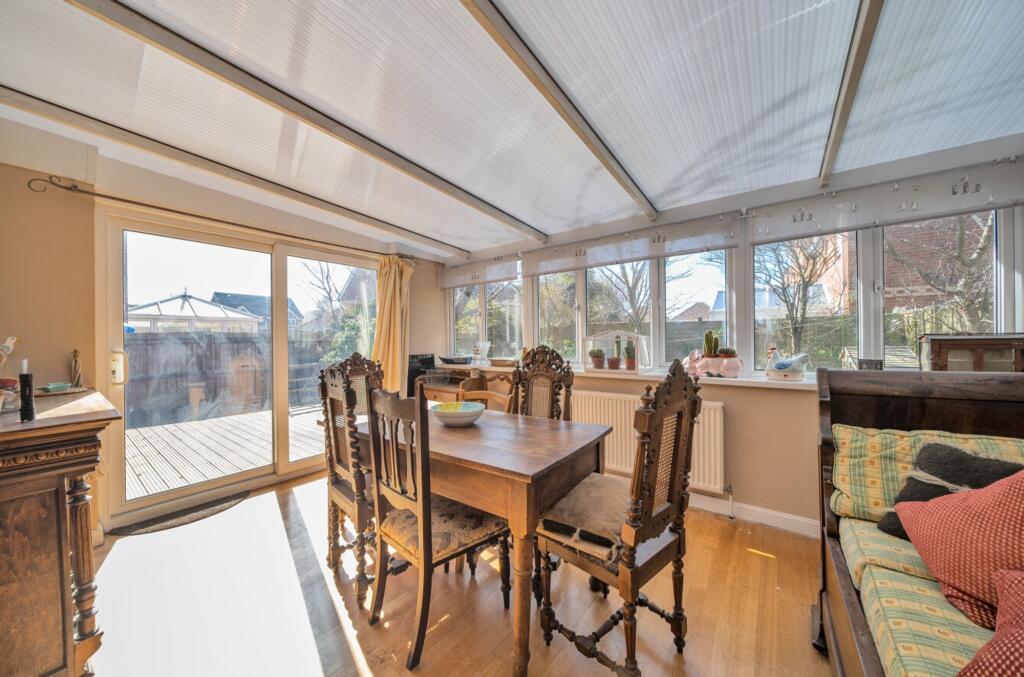 Conservatory/Dining Area