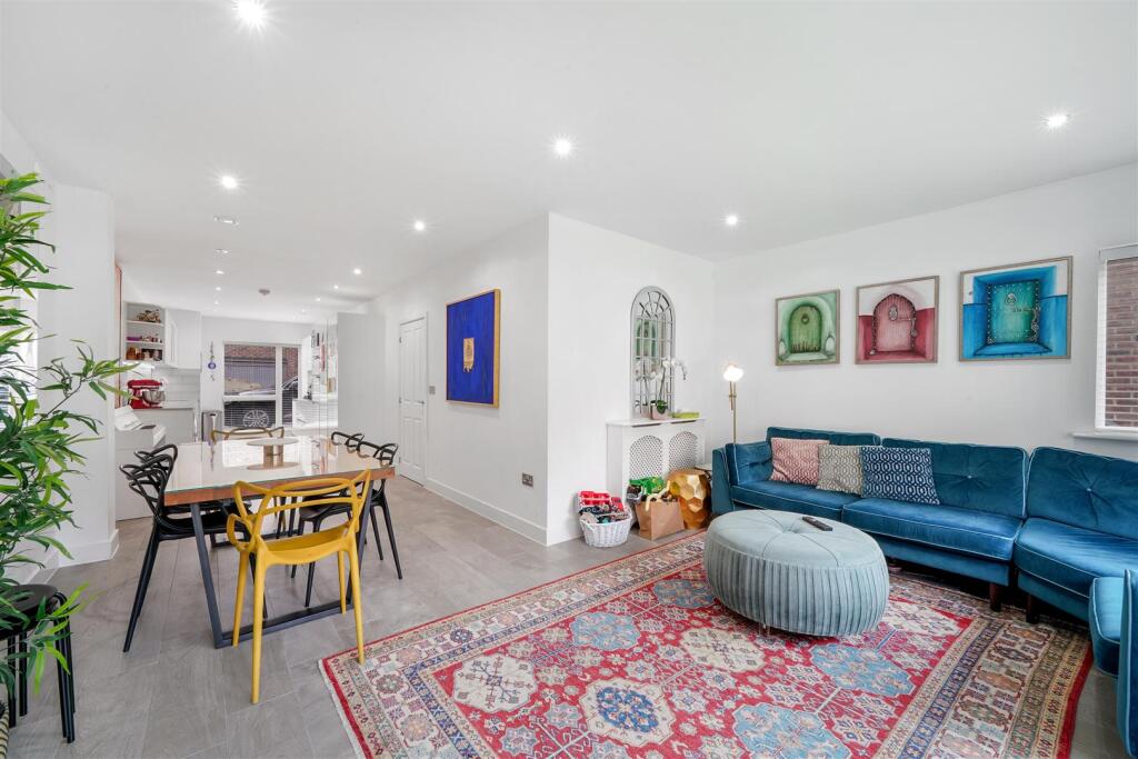 5 Irwin Close - 1HYT5npKd84GE3P3CzGW.jpg