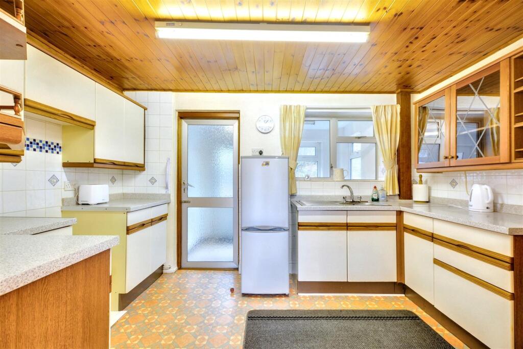 Kitchen_1.jpeg