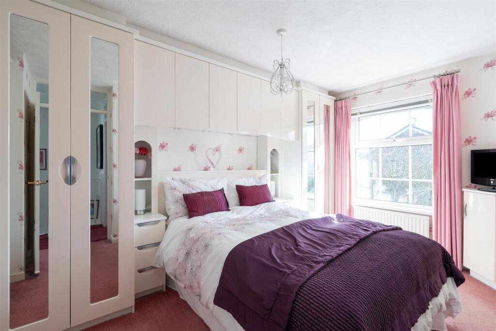 14 Sevington Close_18.jpg