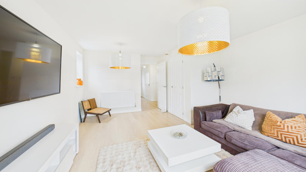 CAM04968G0-PR0063-STILL013