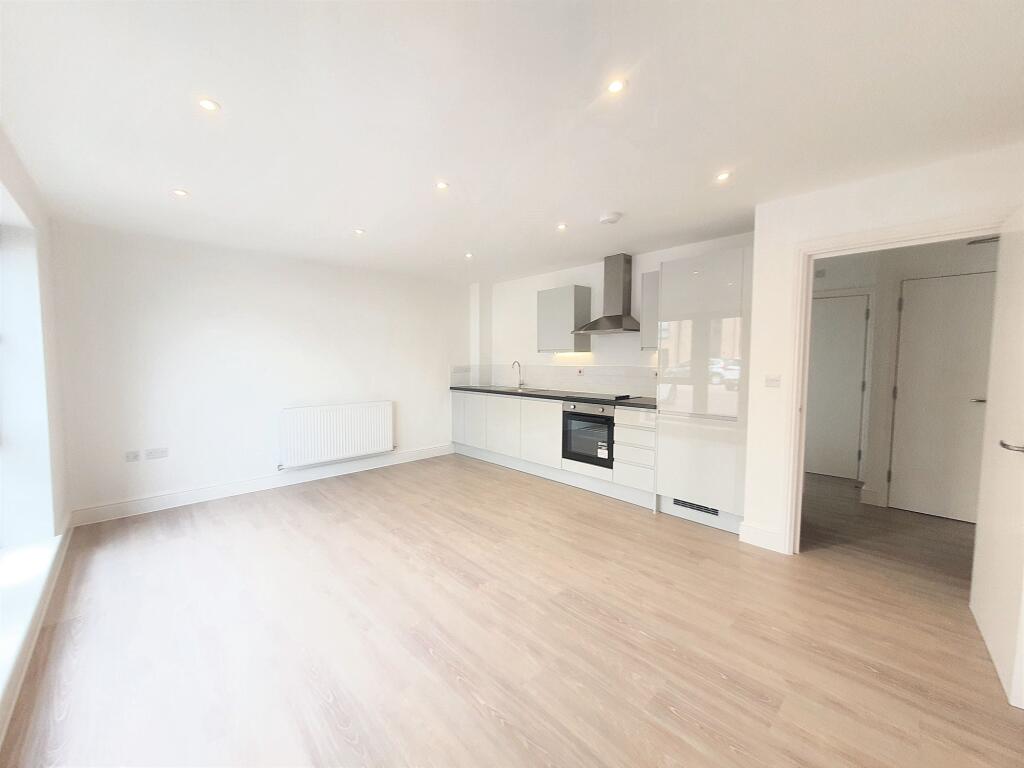 Open Plan Living Room / Kitchen