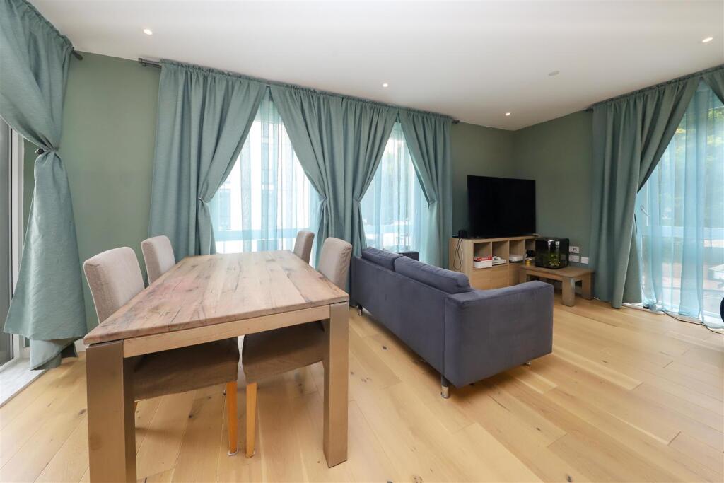 Lounge kitchen
