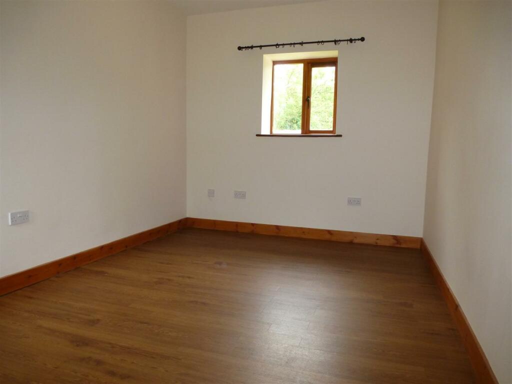 Dining Area.JPG