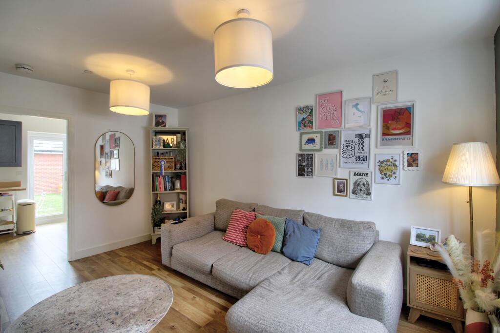 IMG_0143_4_5_Interior 4