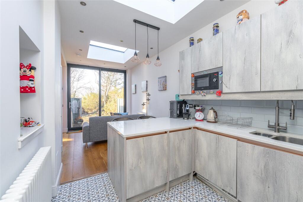 Kitchen Alt