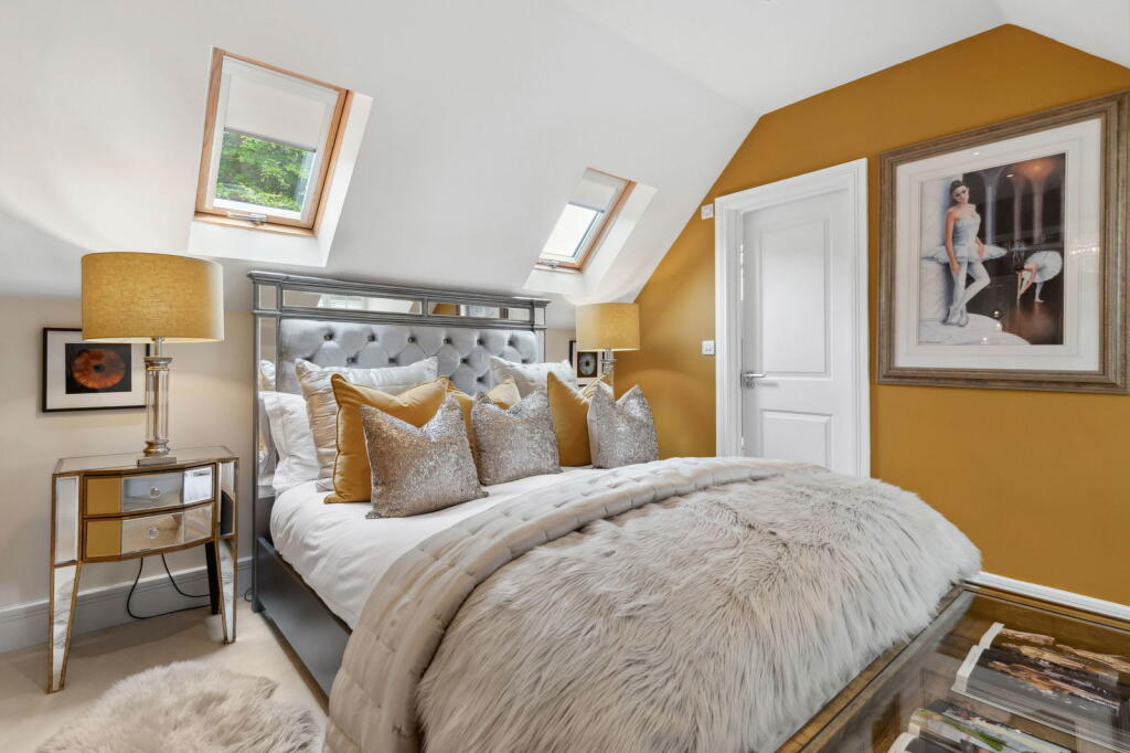 Clock House Place, Stanstead Abbotts, SG12