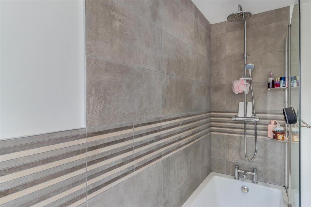 8646070-interior15.jpg