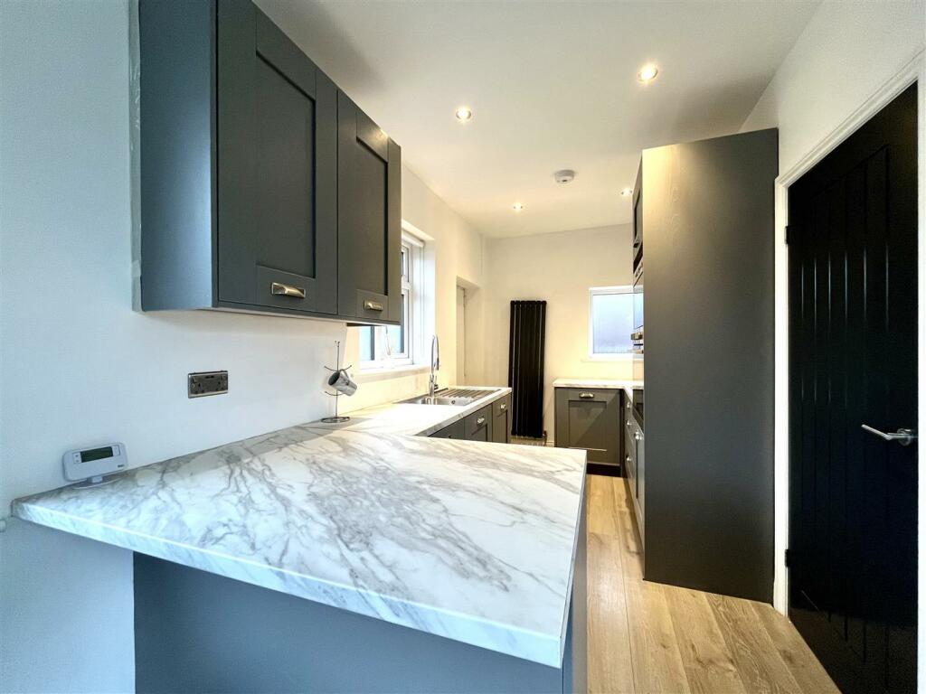 Kitchen Area Aspect 4