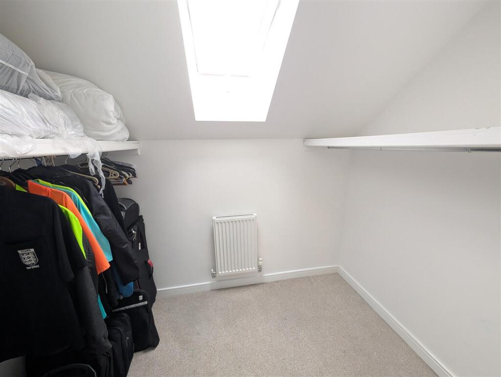 Walk In Wardrobe.jpg