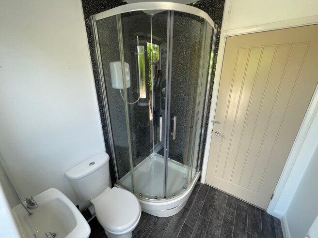 hillside-avenue-ct2-8ez-1014974