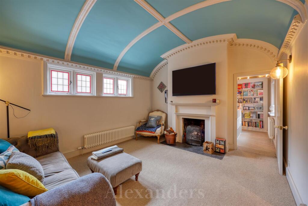 3 Pinfold Court-13.jpg