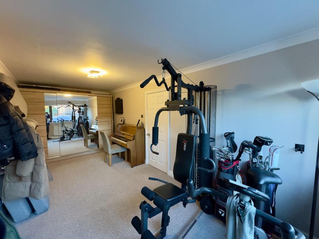 Game-gym 2 Photo, Clockhouse Grove, Burnley, 5 Bed