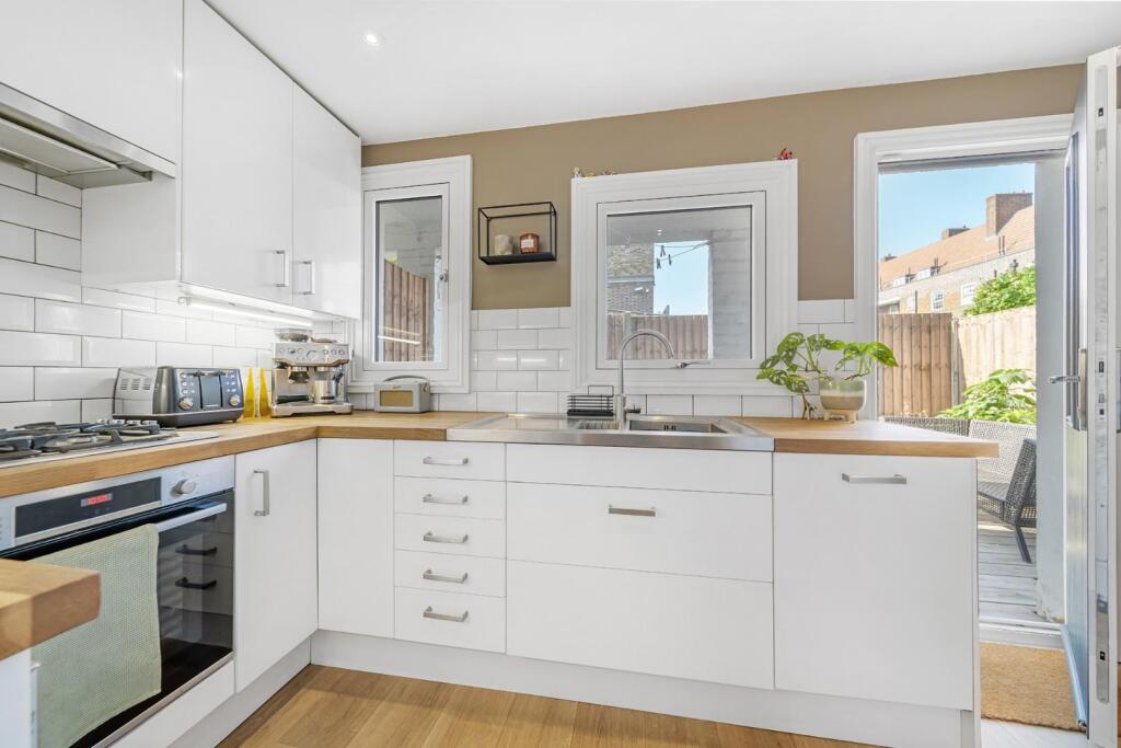Kitchen.JPG