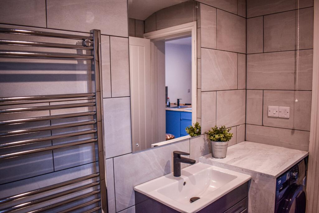 6 St Faith - Bathroom (1).jpg