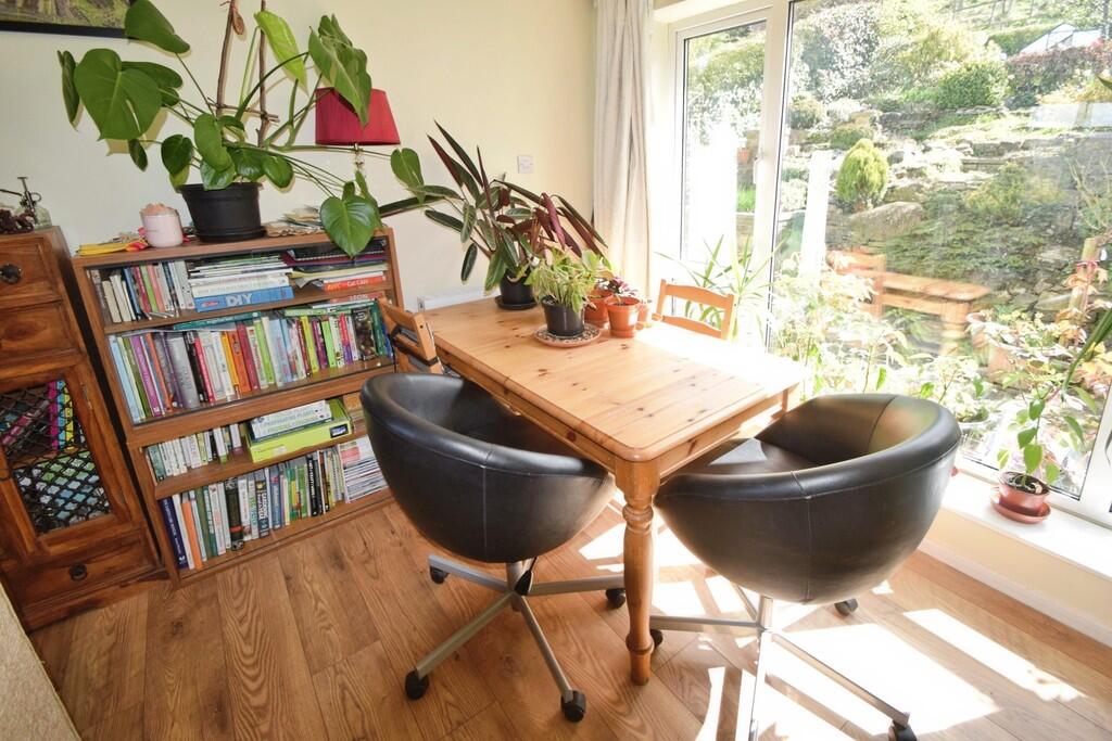 1d9f890b-Dining 2...