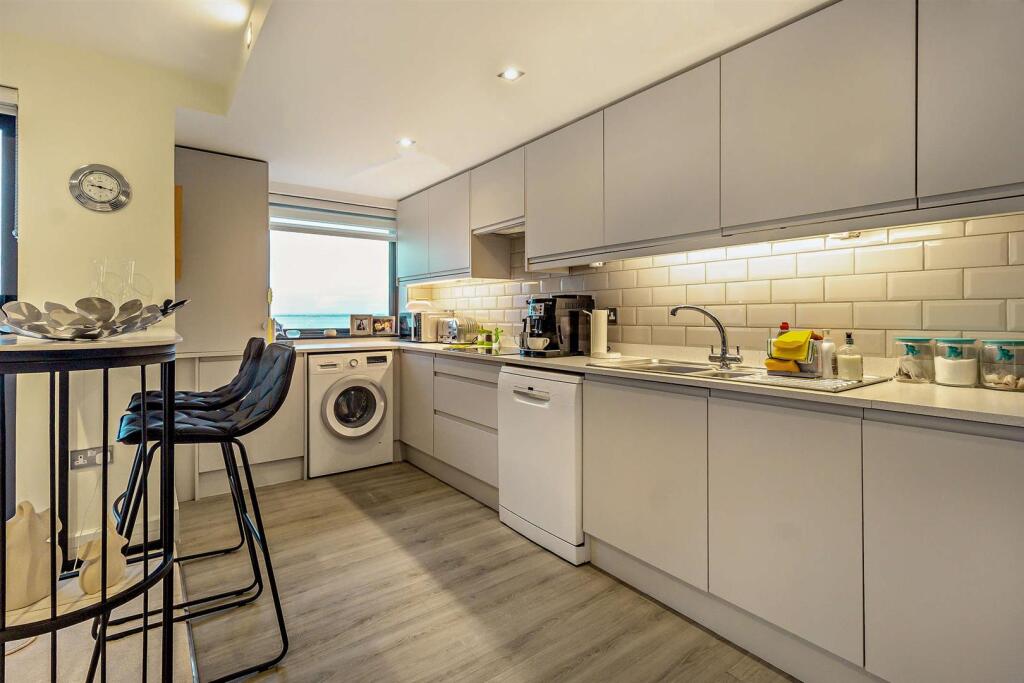 8674111-interior09-800.jpg