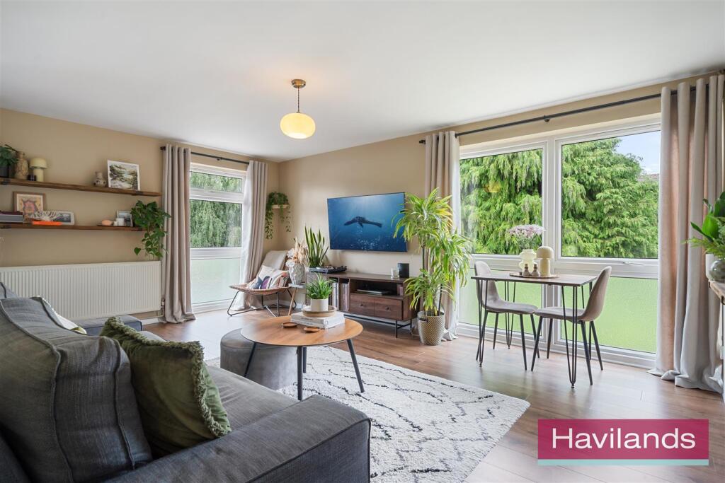 Framfield Court-6.jpg