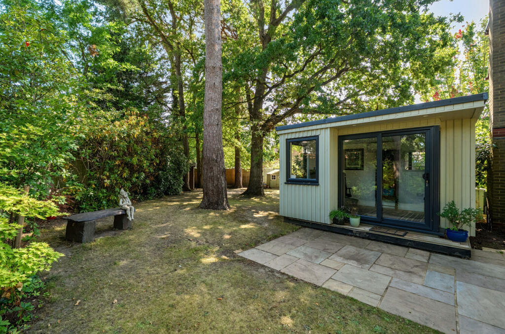 1340560-11-689b14...