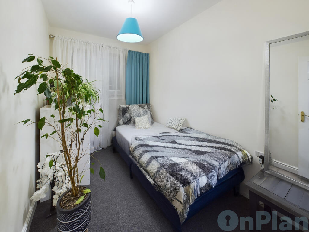 2 the oaks bedroom 3