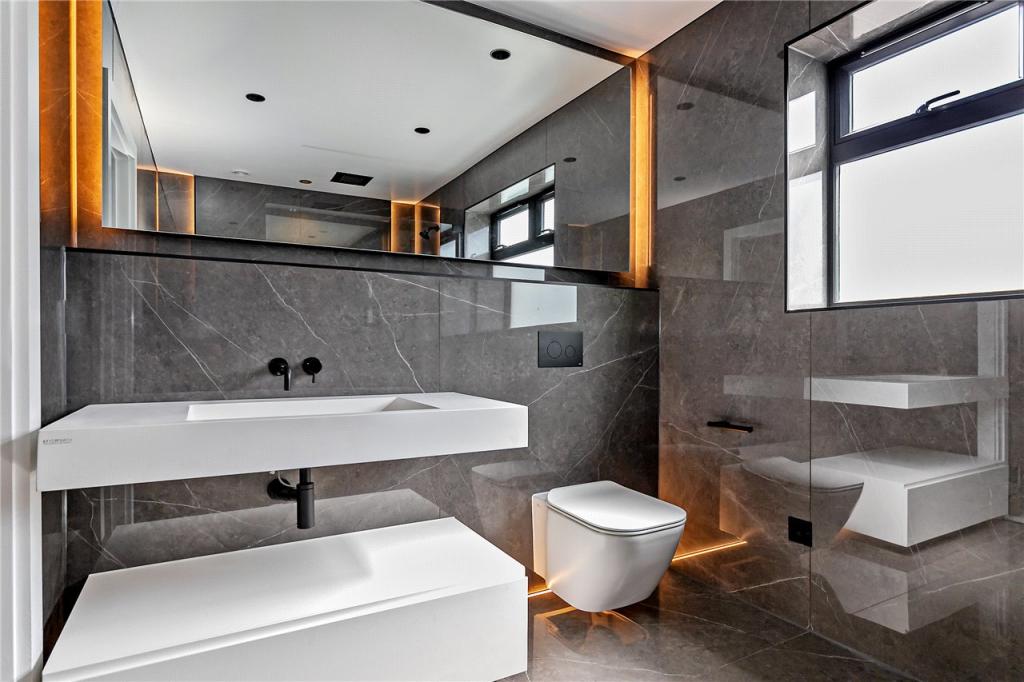Ensuite