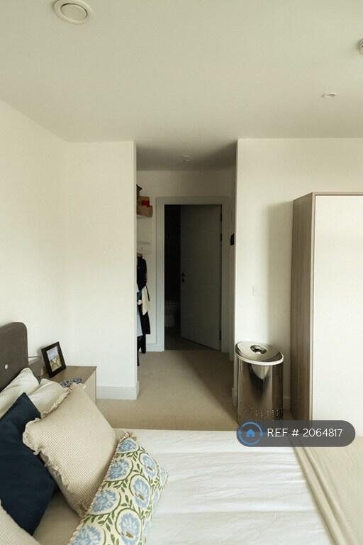 Bedroom And Walk-In Wardrobe