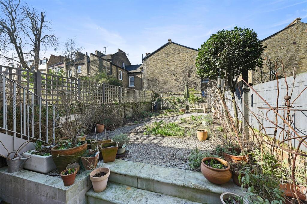 AR - Stanlake Road9.JPG