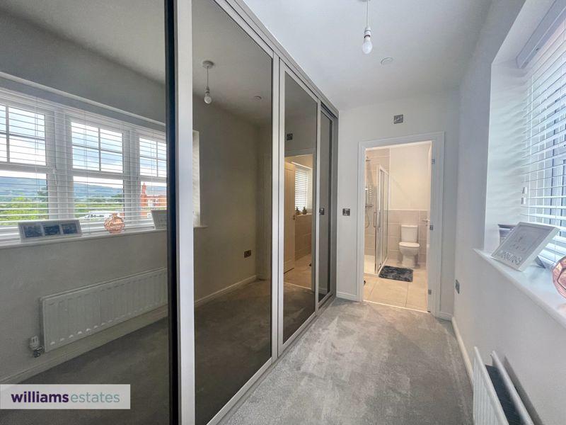 Walk-in Wardrobe