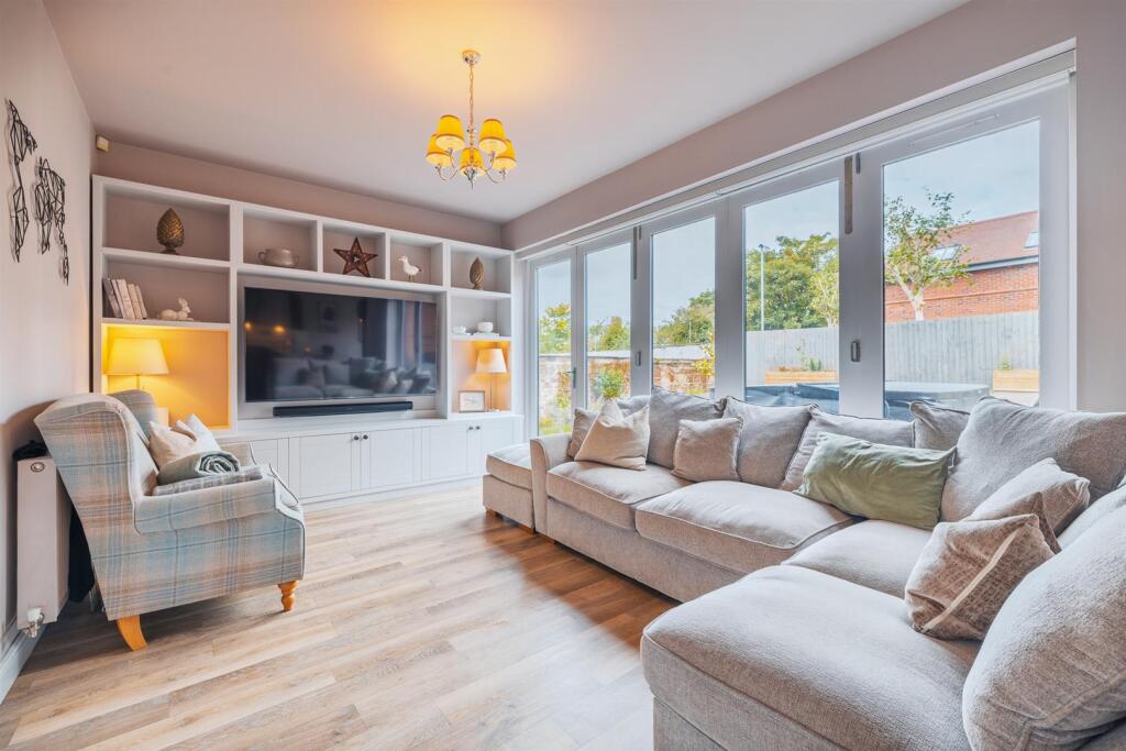 2 George Drive-18.jpg