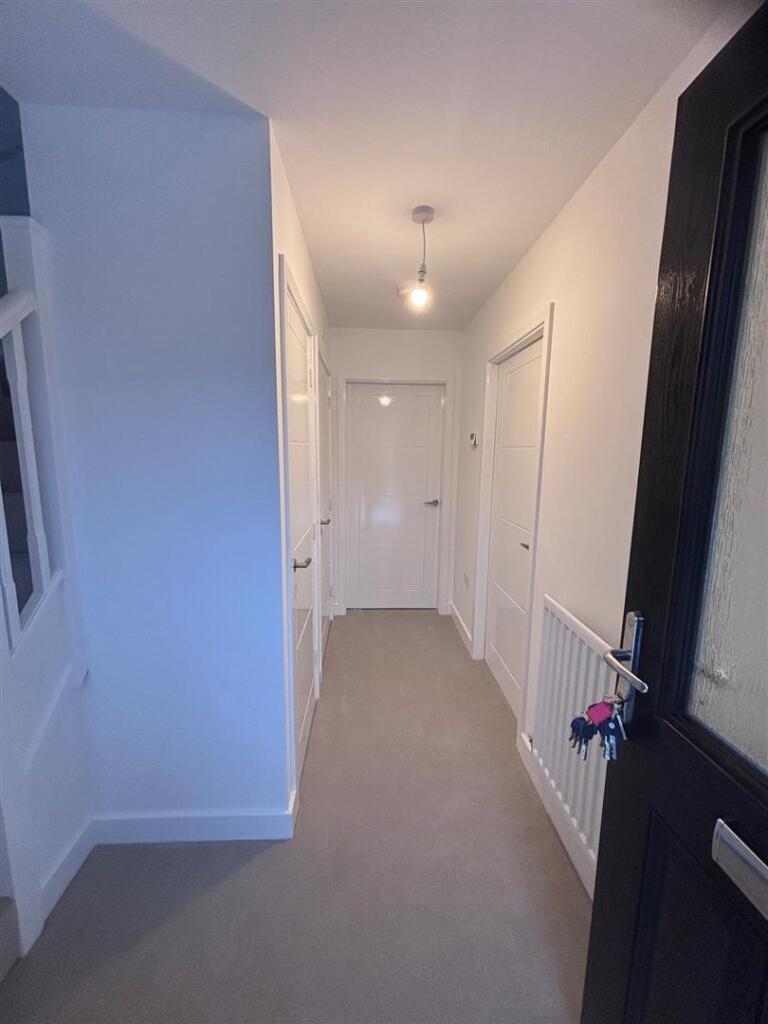 3 Stapleford Chase - Pic 08.jpg