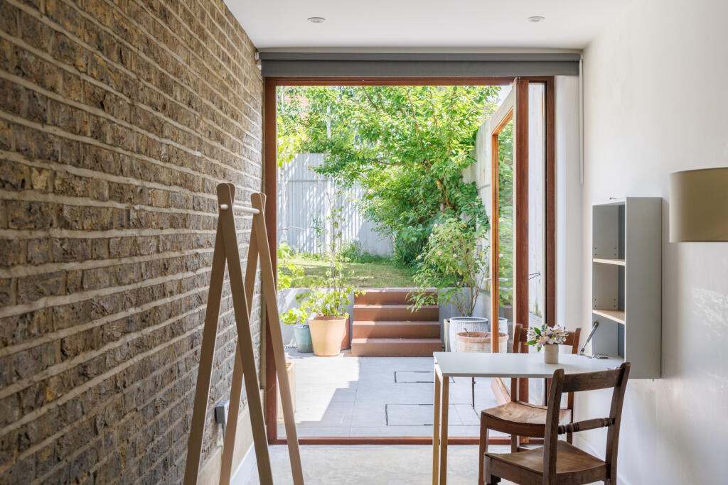 288336 - FrancisRoadLondonE10-JSouteyrat-1023.jpg