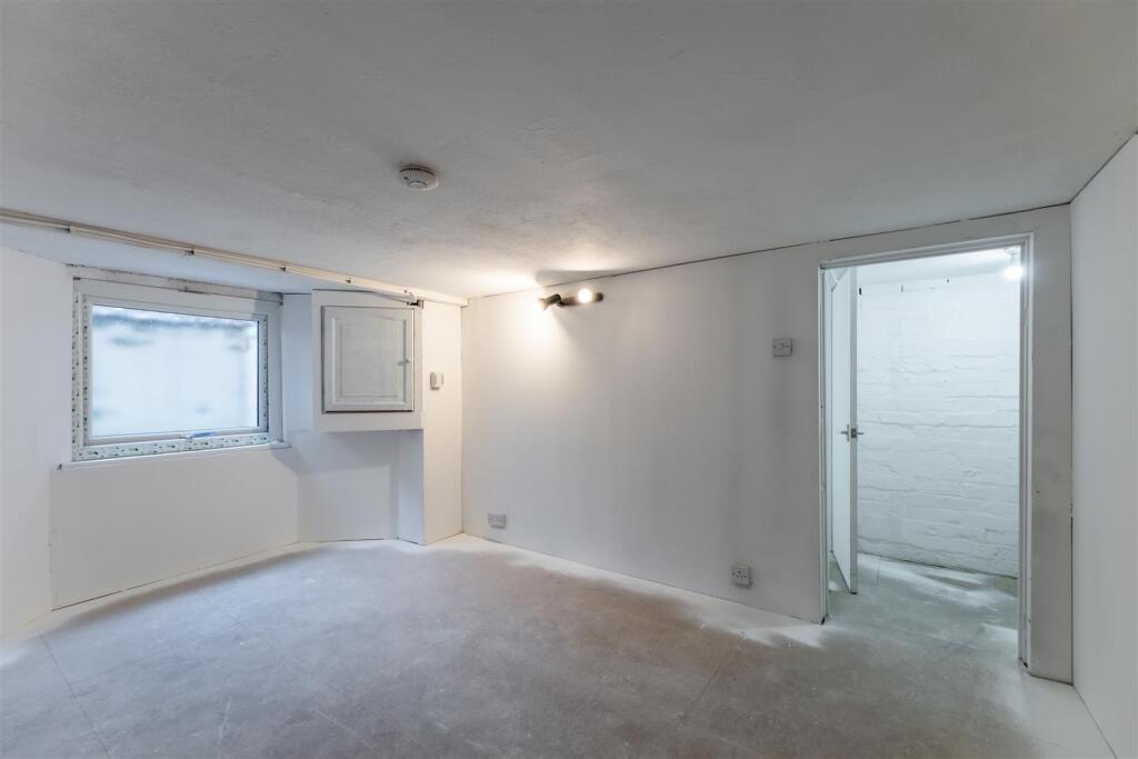64 The Crescent-027.jpg