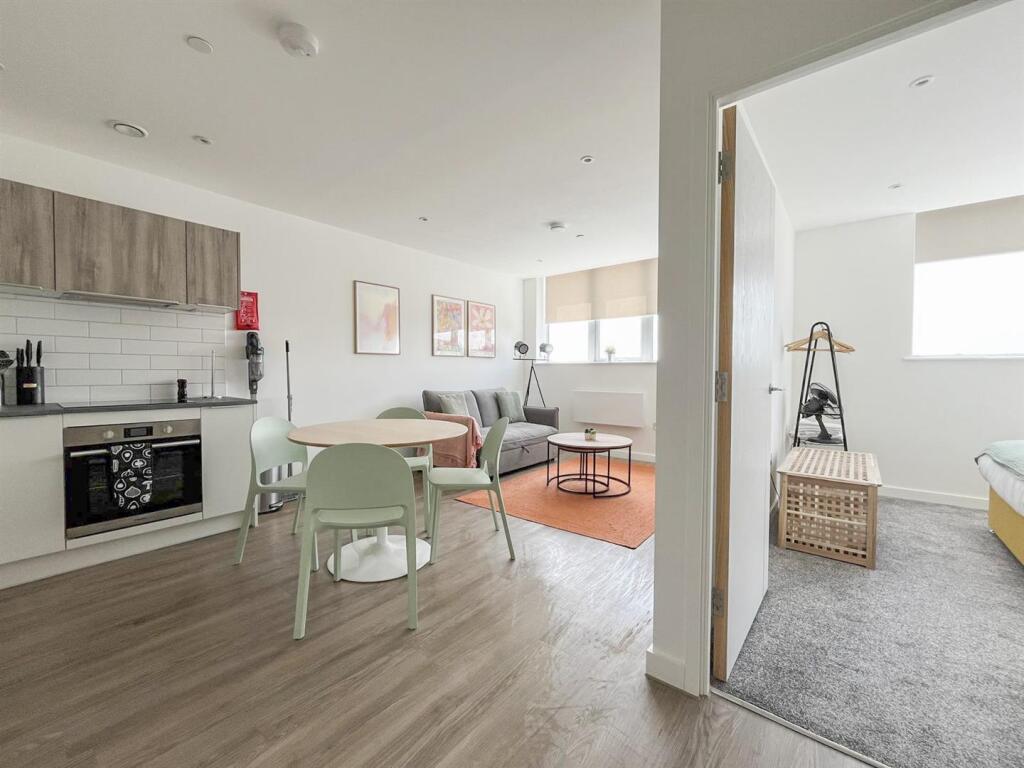 Living Room / Kitchen