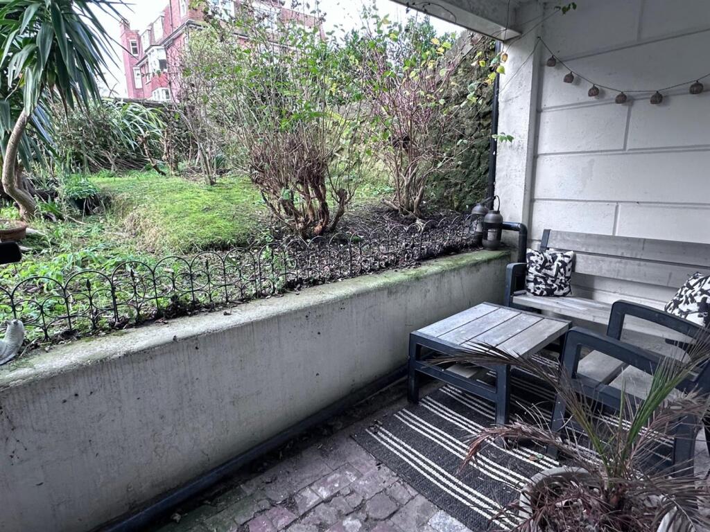 01323 438506